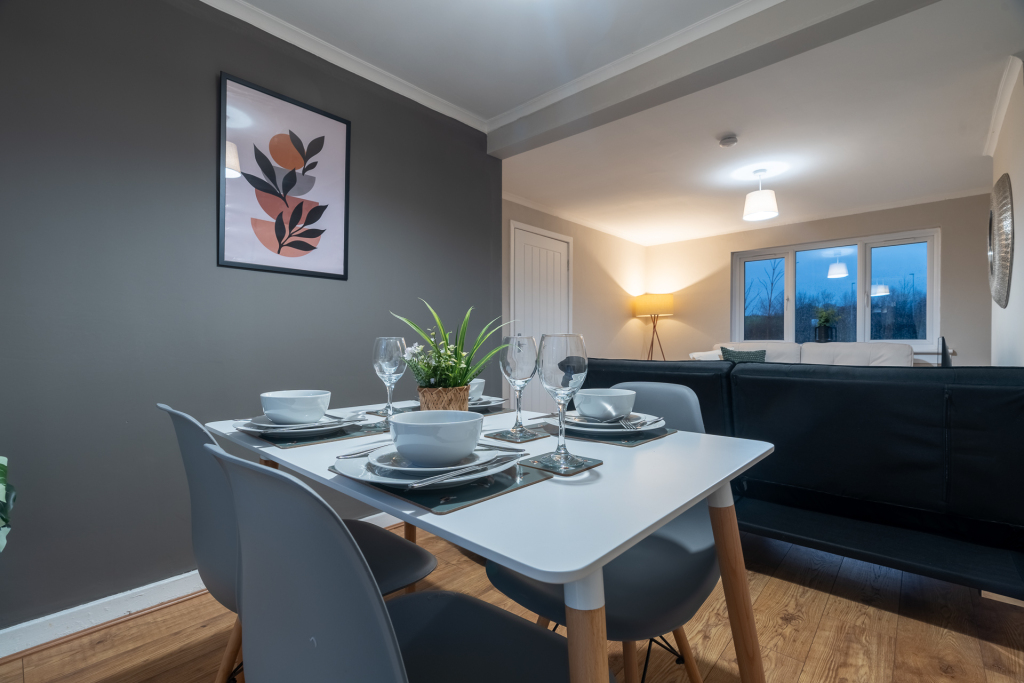 Beautiful dinning table in Insurance stays and accommodation in Falkirk