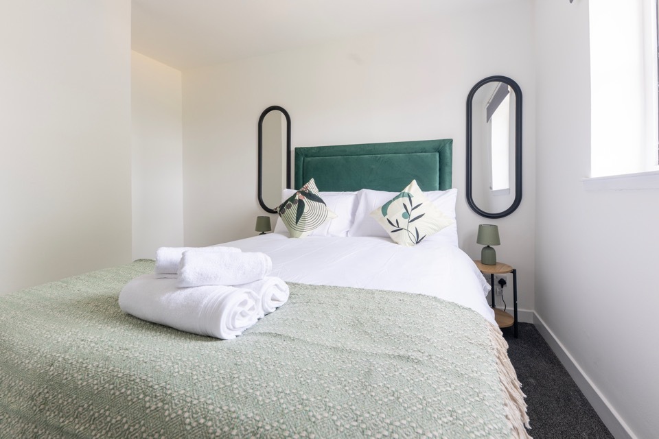 Fully furnished bedroom in Insurance Stays & Accommodation in Shotts